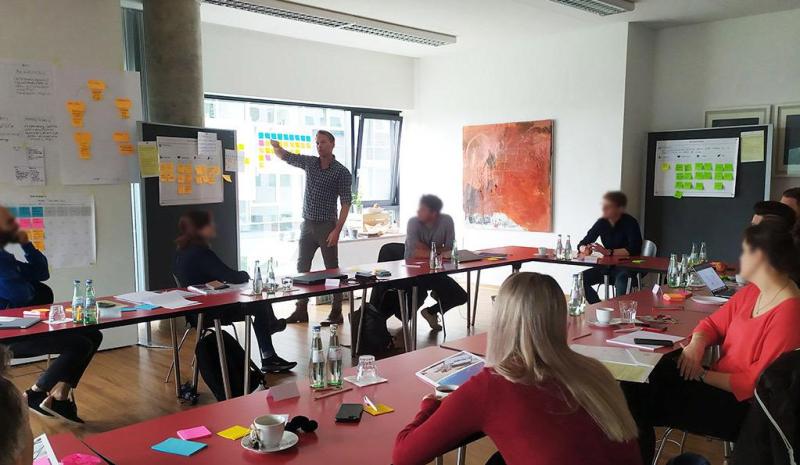 Facilitating a cross-functional UX workshop in Cologne. Generali UX Workshop